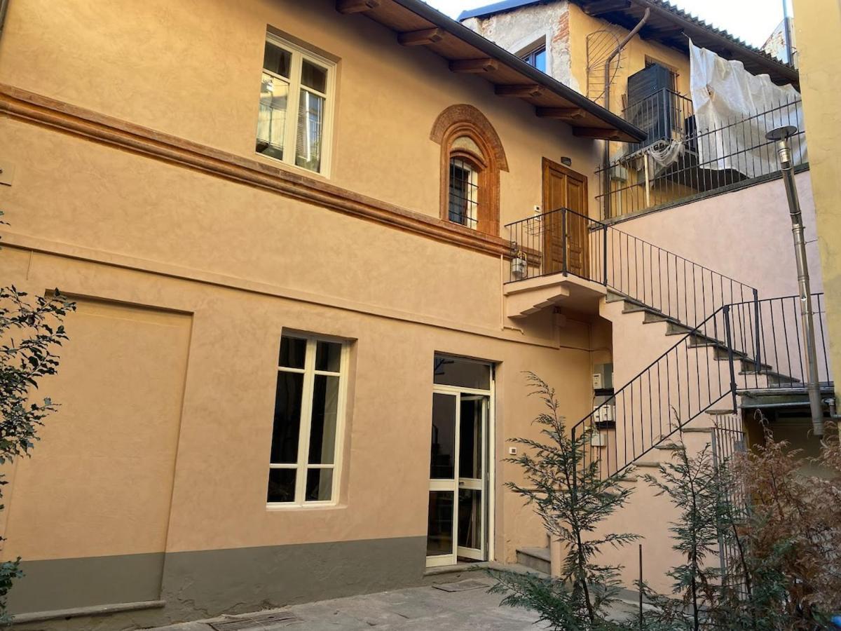 Maschera Di Ferro Appartamento In Centro Storico Pinerolo Kültér fotó